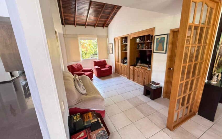 Casa Campestre en Conjunto Cerrado para la Venta en el Sector del Club Campestre