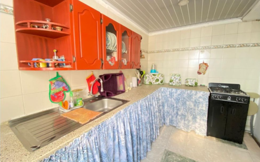 Casa Bifamiliar para la Venta en Ciudad Dorada