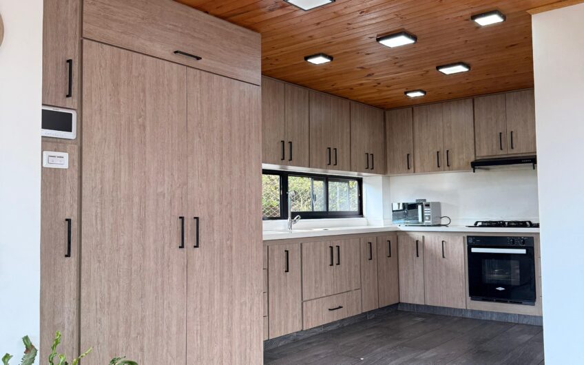 Casa Campestre para la Venta en la Avenida Centenario