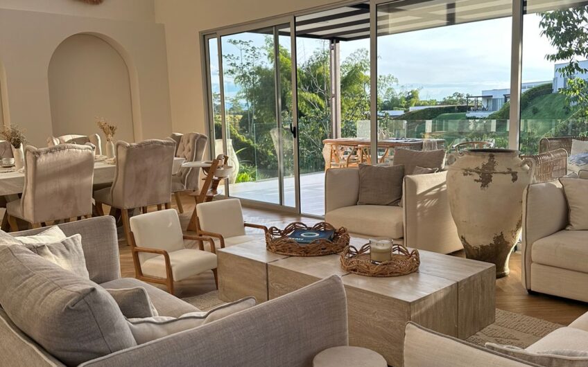 Hermosa Casa Campestre para la Venta – Vía al Caimo Aeropuerto