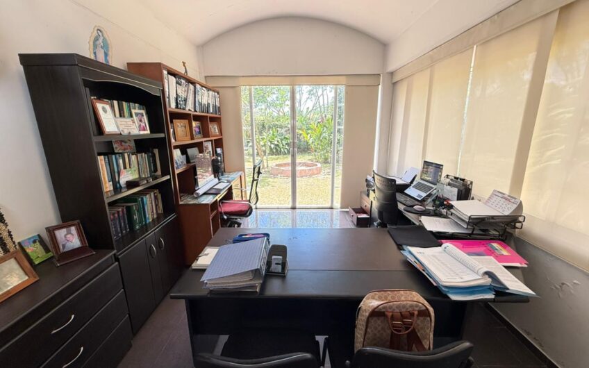 Casa Campestre en Conjunto Cerrado para la Venta en el Sector del Club Campestre