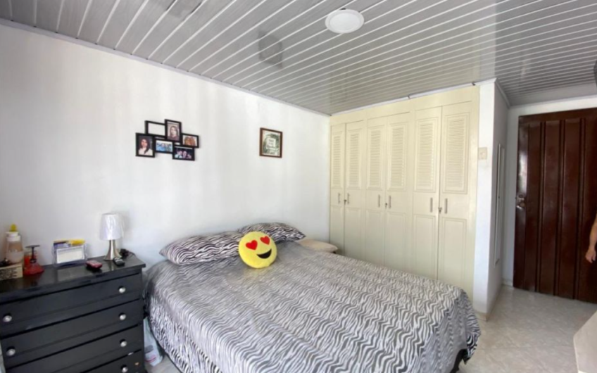 Casa Bifamiliar para la Venta en Ciudad Dorada