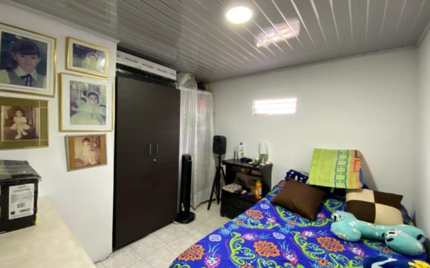 Casa Bifamiliar para la Venta en Ciudad Dorada