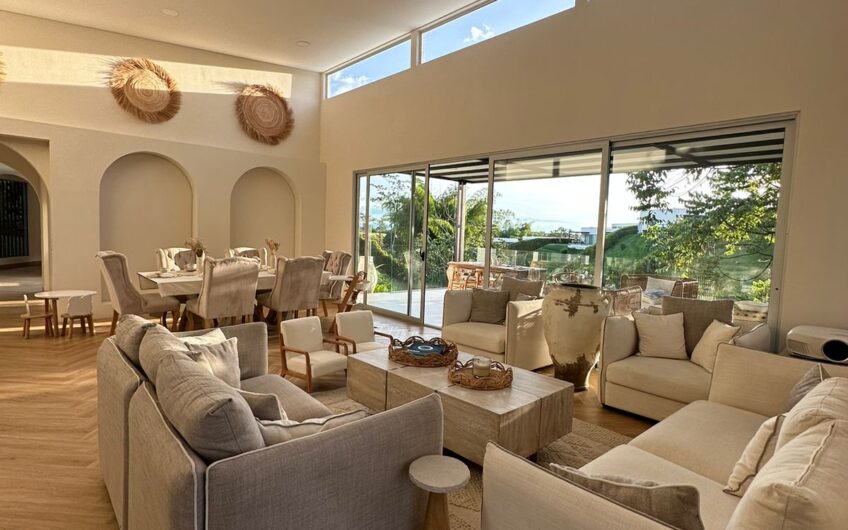 Hermosa Casa Campestre para la Venta – Vía al Caimo Aeropuerto