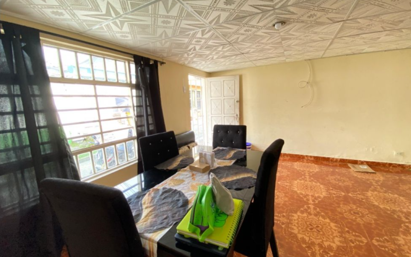 Casa Bifamiliar para la Venta en Ciudad Dorada