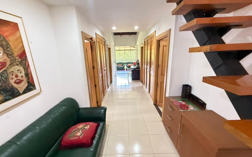 Casa Campestre en Conjunto Cerrado para la Venta en el Sector del Club Campestre