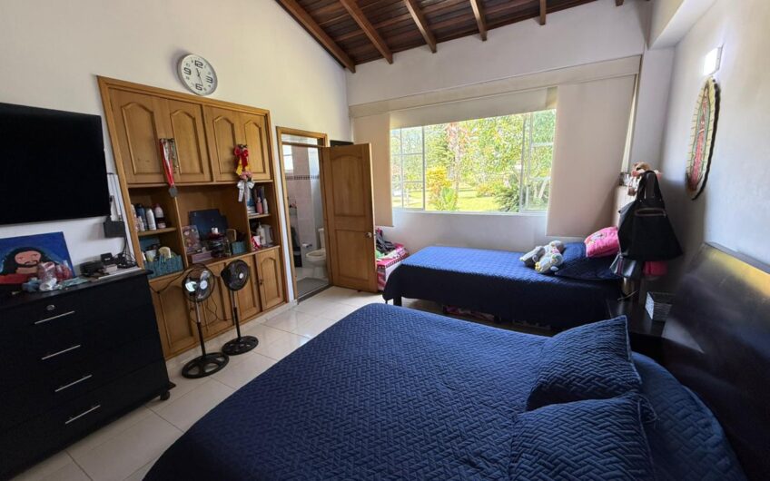 Casa Campestre en Conjunto Cerrado para la Venta en el Sector del Club Campestre