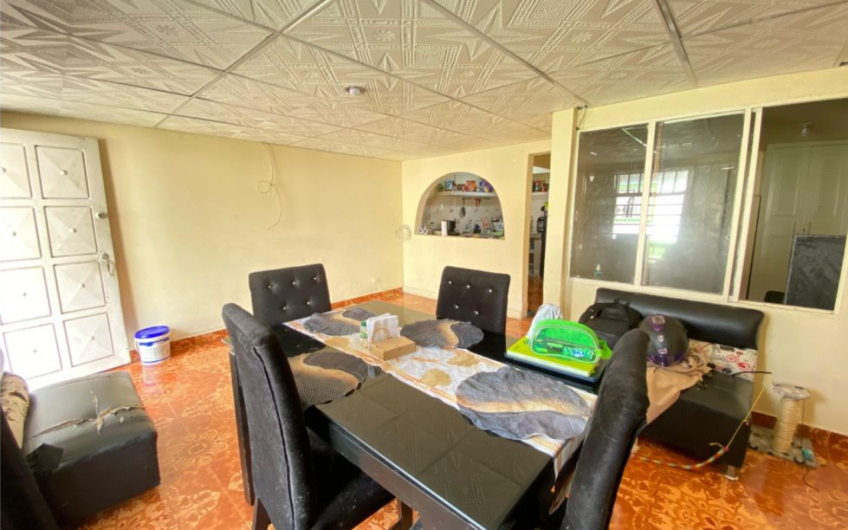 Casa Bifamiliar para la Venta en Ciudad Dorada