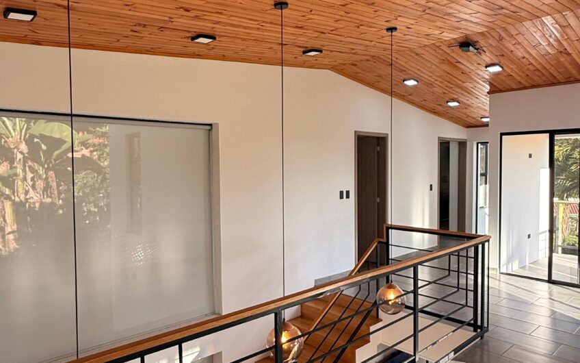 Casa Campestre para la Venta en la Avenida Centenario