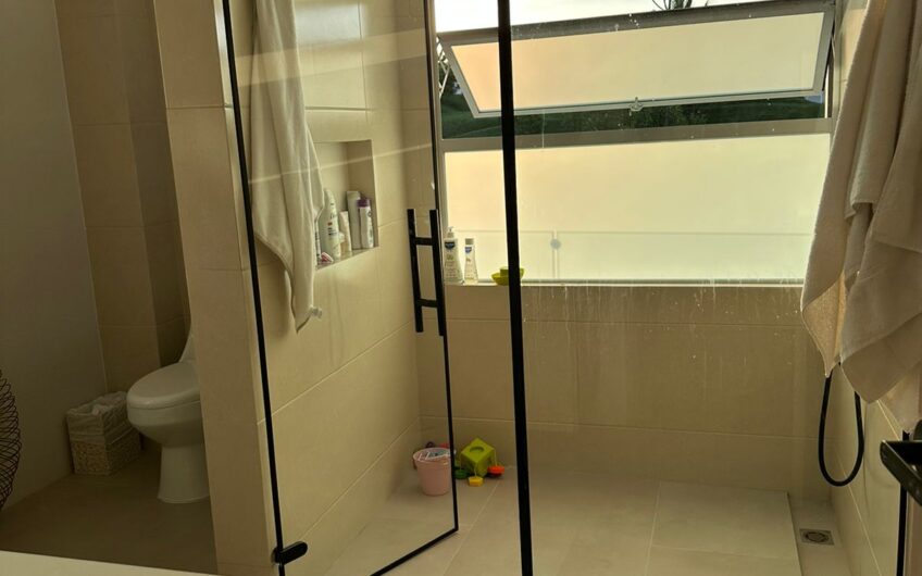 Hermosa Casa Campestre para la Venta – Vía al Caimo Aeropuerto