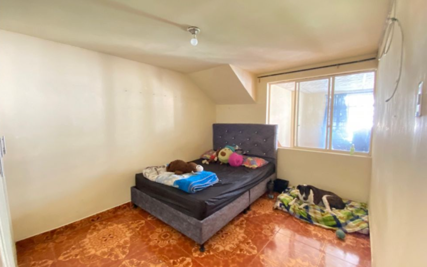 Casa Bifamiliar para la Venta en Ciudad Dorada