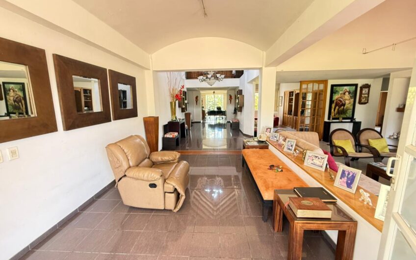 Casa Campestre en Conjunto Cerrado para la Venta en el Sector del Club Campestre