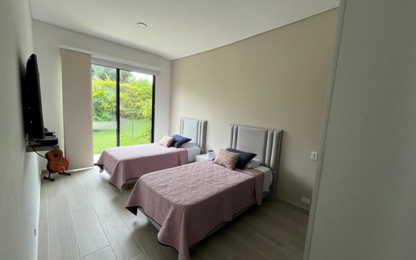 Hermosa Casa Campestre para la Venta Vía al Valle