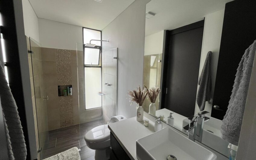 Hermosa Casa Campestre para la Venta Vía al Valle