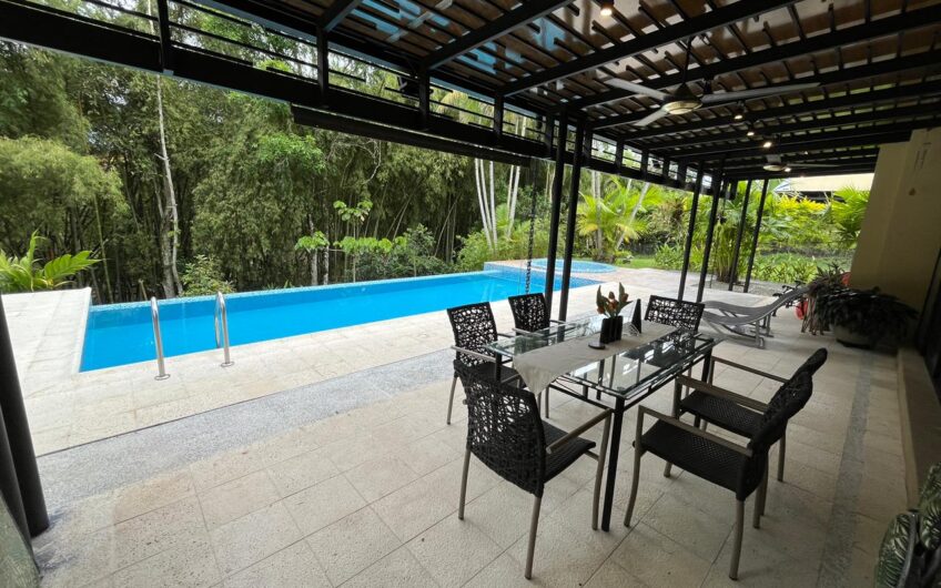 Hermosa Casa Campestre para la Venta Vía al Valle