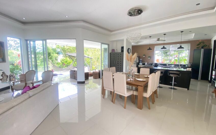 Casa Campestre en Condominio para Arriendo en el Caimo