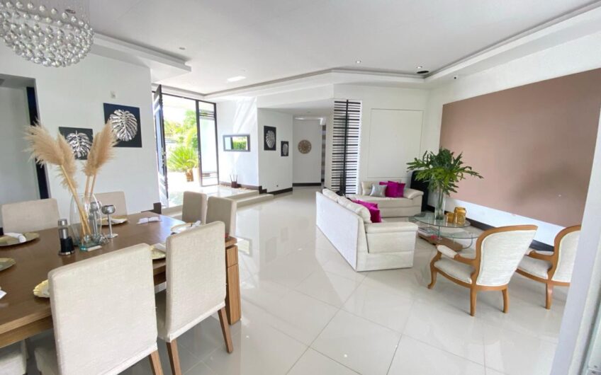 Casa Campestre en Condominio para Arriendo en el Caimo