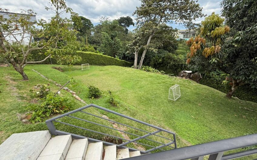 Casa Campestre en Condominio para Arriendo en el Caimo