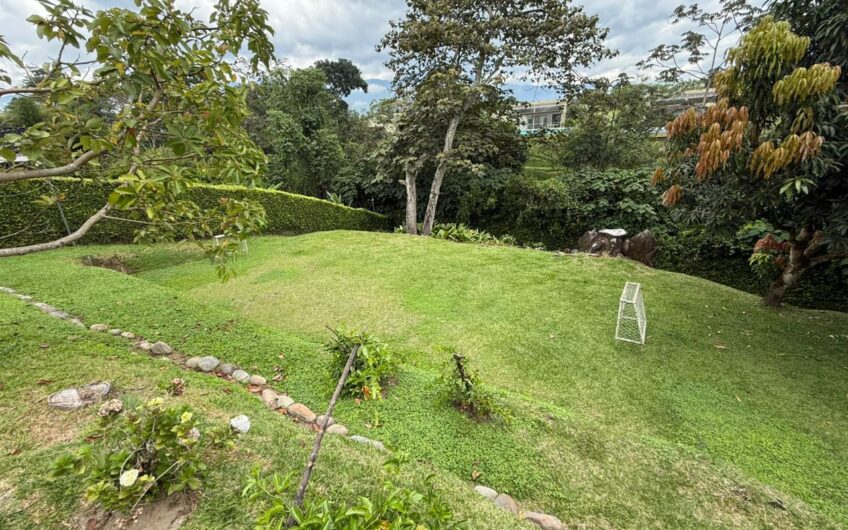 Casa Campestre en Condominio para Arriendo en el Caimo