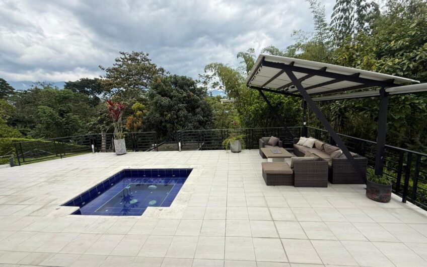 Casa Campestre en Condominio para Arriendo en el Caimo