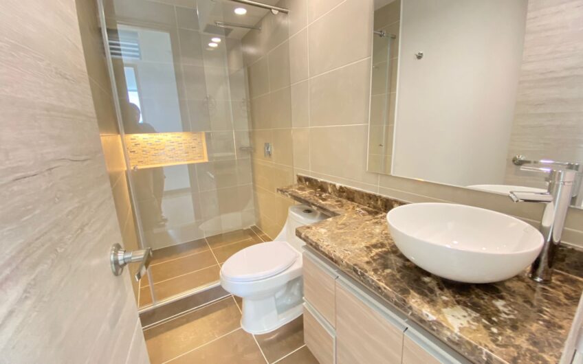 Apartamento para Arriendo en piso 15 en sector Oro Negro
