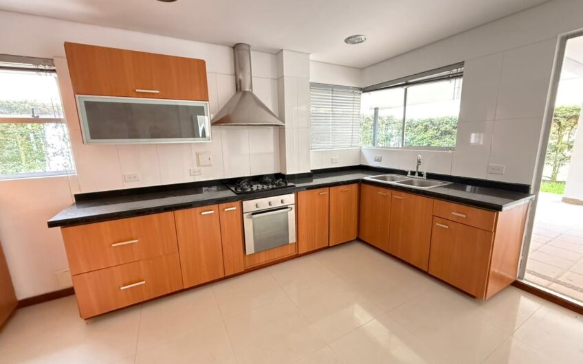 Casa de dos niveles para Arriendo en la Castellana al norte de Armenia