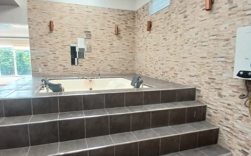 Casa de dos niveles en Venta al norte de Granada, Meta