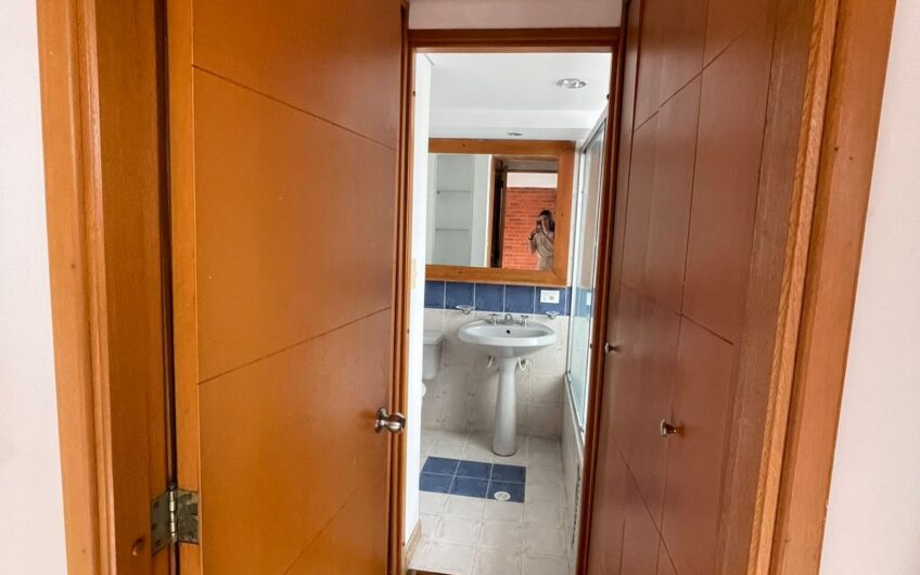 Casa de dos niveles para Arriendo en la Avenida 19 norte