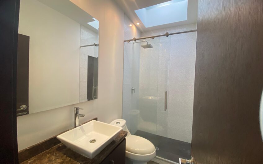 Casa Comercial para Arriendo en el sector de la Castellana