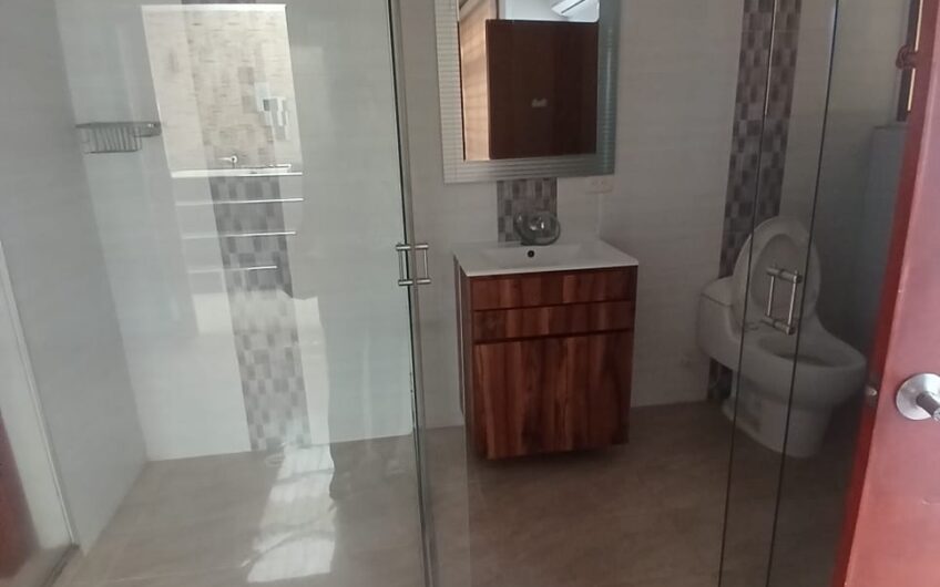 Casa de dos niveles en Venta al norte de Granada, Meta