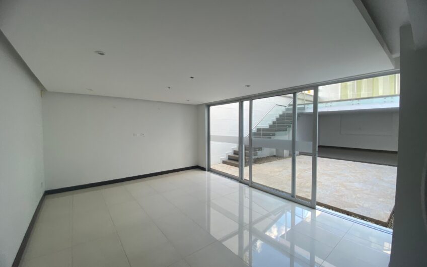 Casa Comercial para Arriendo en el sector de la Castellana
