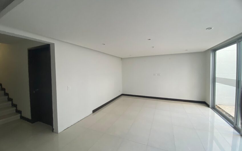 Casa Comercial para Arriendo en el sector de la Castellana