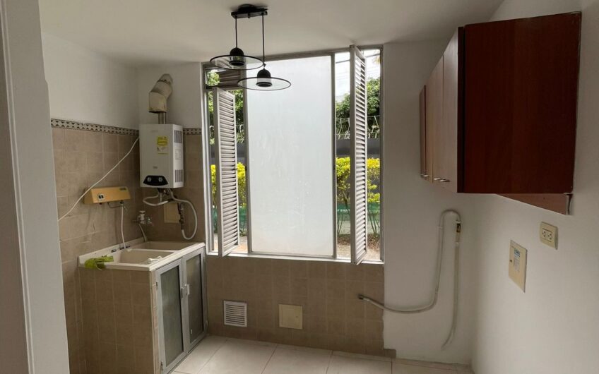 Casa de dos niveles para Arriendo en la Avenida 19 norte