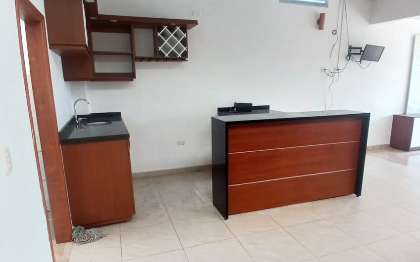 Casa de dos niveles en Venta al norte de Granada, Meta