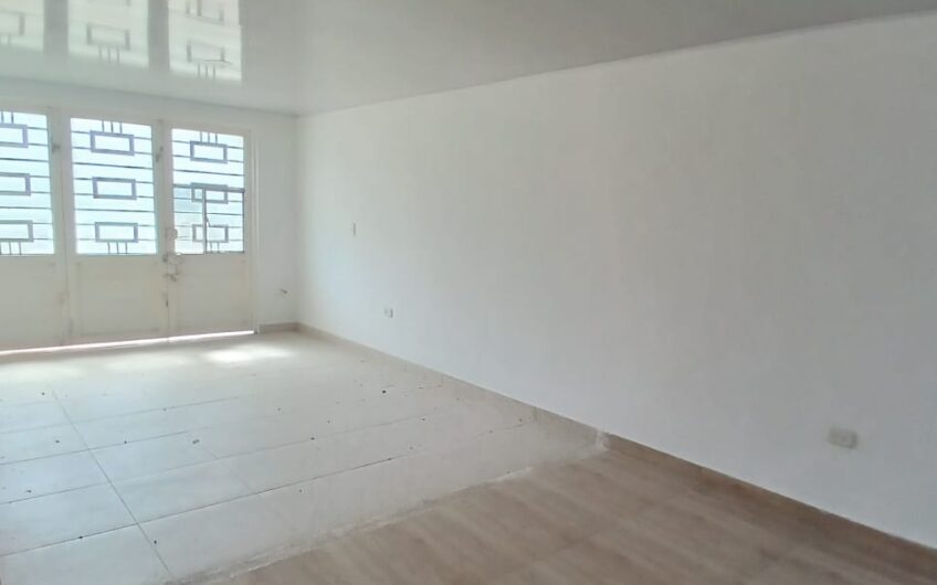 Casa de dos niveles en Venta al norte de Granada, Meta