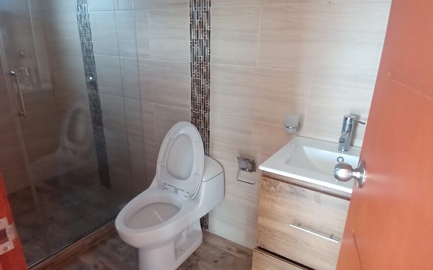 Casa de dos niveles en Venta al norte de Granada, Meta