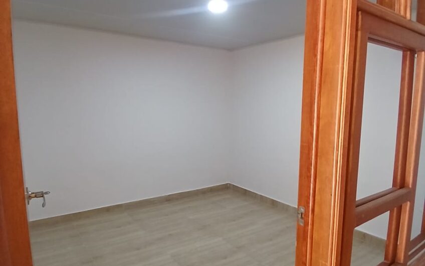 Casa de dos niveles en Venta al norte de Granada, Meta