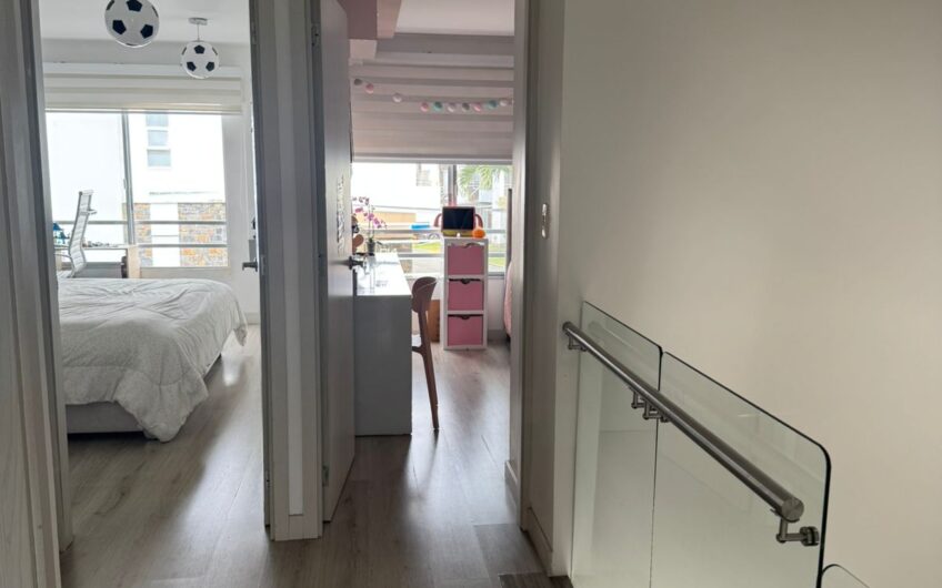 Casa de dos niveles para la Venta en sector La Castellana al norte de Armenia