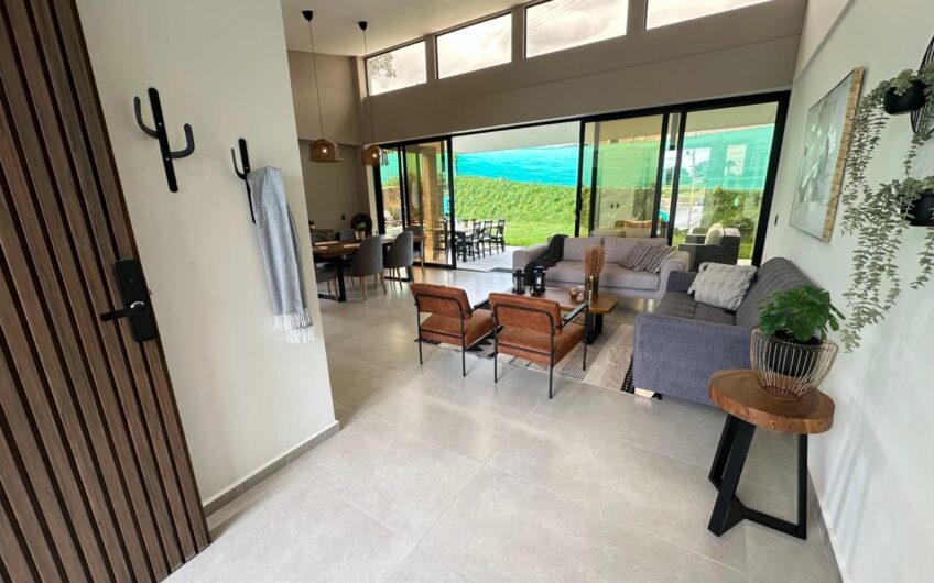 Espectacular Casa Campestre para la Venta en La Tebaida