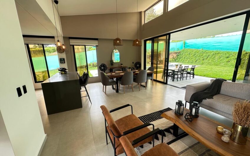 Espectacular Casa Campestre para la Venta en La Tebaida