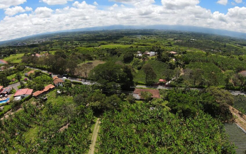 Finca para la Venta en Montenegro, sector Parque del Café