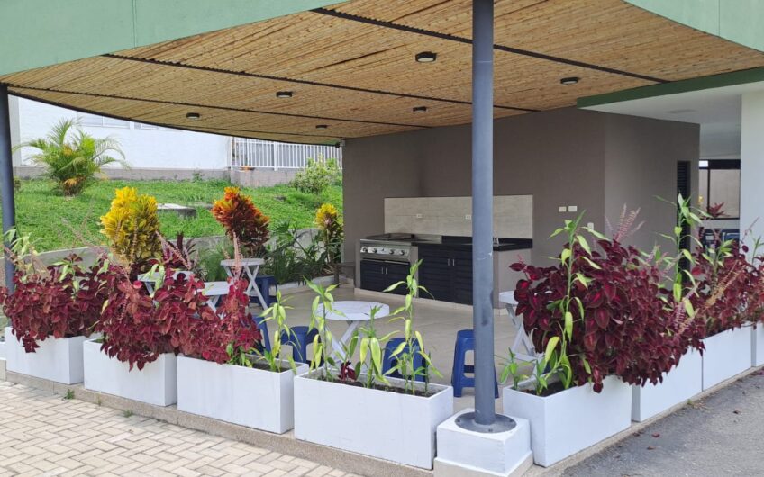Apartamento para la Venta en Condominio Campestre en Puerto Espejo