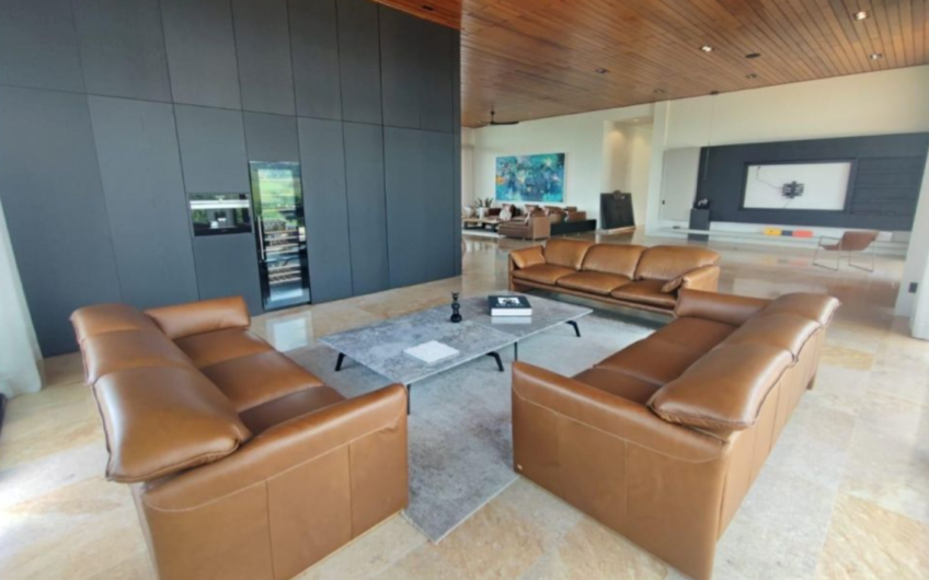 Exclusiva Casa Campestre para la Venta en Cerritos