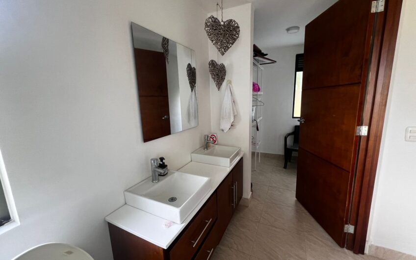 Casa Campestre completamente Amoblada para Arriendo en Pueblo Tapao