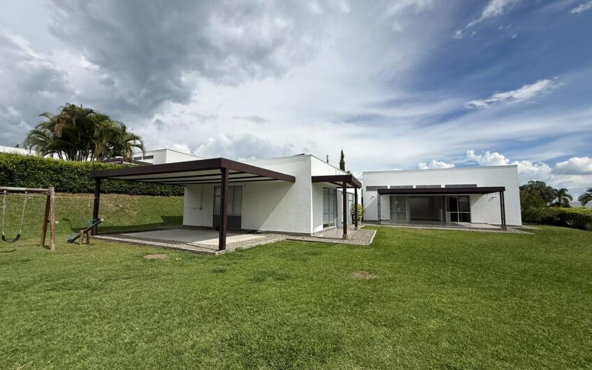 Casa Campestre para la Venta en el Sector del Caimo