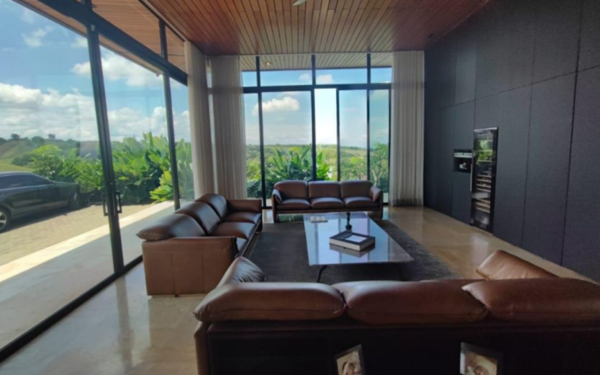 Exclusiva Casa Campestre para la Venta en Cerritos