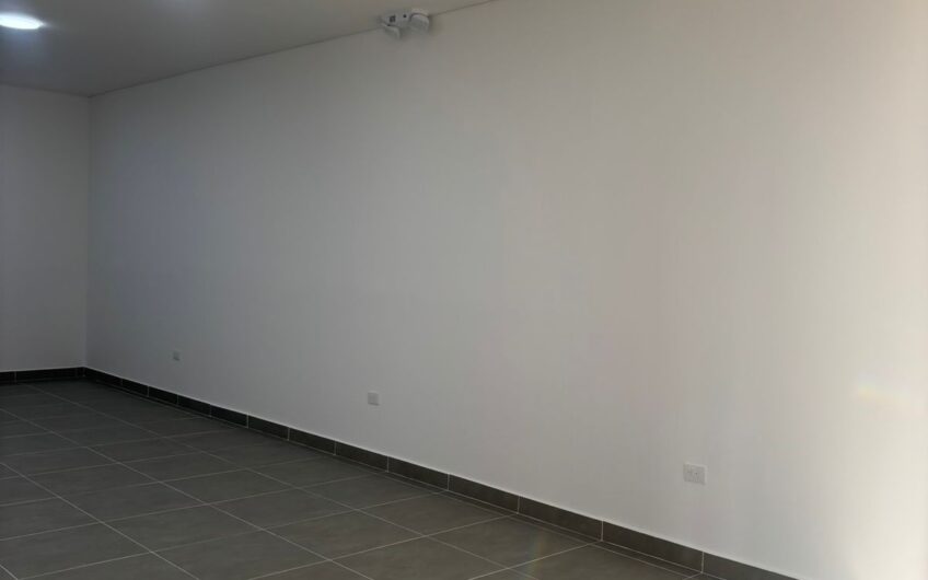 Local y/o consultorio para Arriendo en la Avenida Centenario