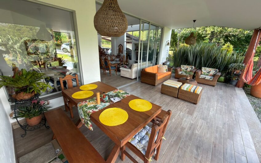 Casa Campestre para la Venta – Vía Rio Verde