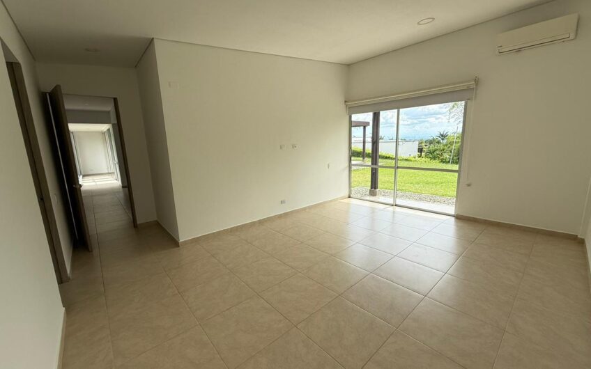 Casa Campestre para la Venta en el Sector del Caimo