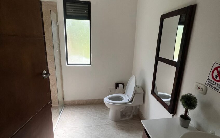 Casa Campestre completamente Amoblada para Arriendo en Pueblo Tapao